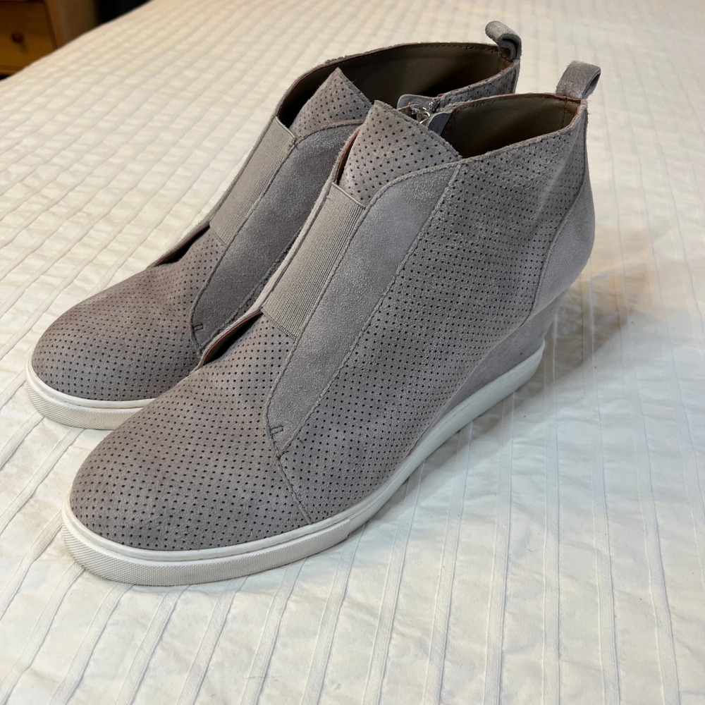 Linea Paola Grey Perforated Suede Wedge‎ Sneakers Booties Women's Size 9M